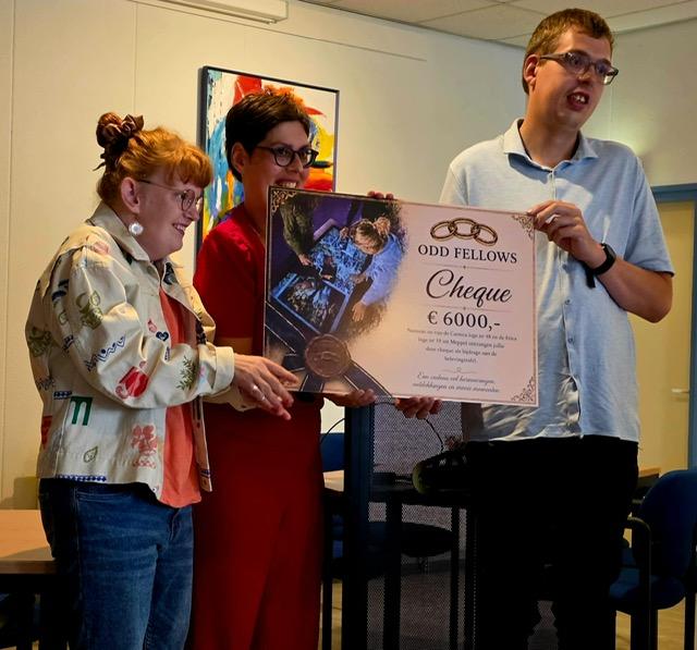 Odd Fellows Meppel steunt belevenistafel voor Baalderborggroep