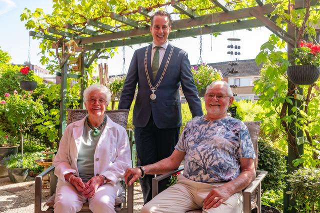 Piet en Mia uit Meppel vieren briljanten huwelijk