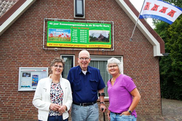 Zomerzangavonden Dwingeloo bestaan veertig jaar. Vanuit heel Nederland komen liefhebbers naar het Dr