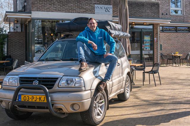Martijn Oosterga verkoopt Snack & Zo in Havelte en gaat op reis. ‘Tijd voor een rustiger leven’