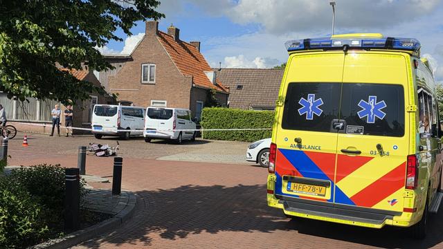 Ernstig ongeval tussen auto en fietser: kruising afgesloten voor onderzoek