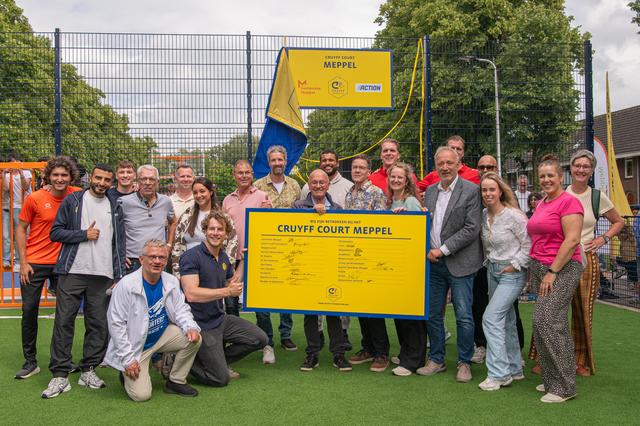 Cruyff Court Haveltermade is in gebruik genomen. Soufiane Touzani bij opening kunstgrasveld