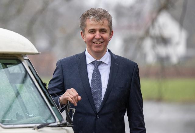 Zondagsrust en vertier in Staphorst. SGP-fractievoorzitter Roelof Slager worstelt ermee: ‘Dit is nie