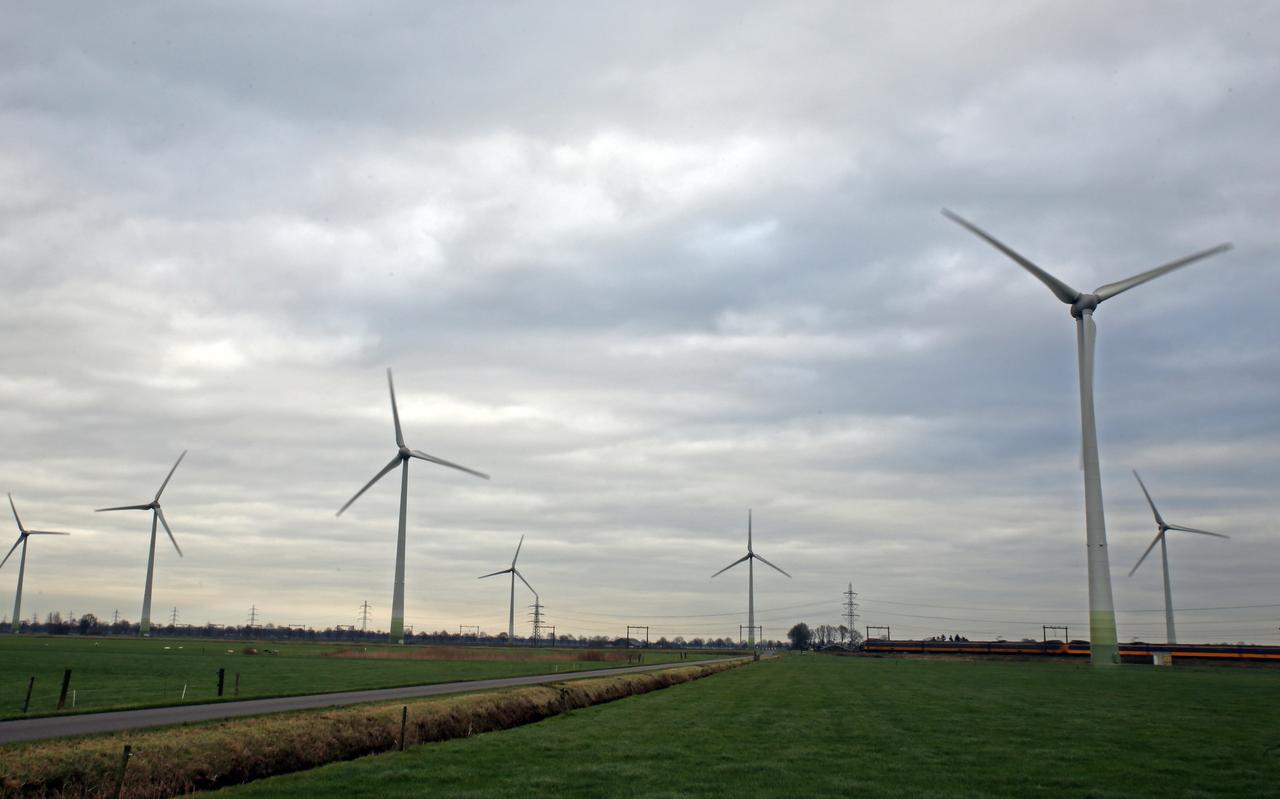 Het Westerhuizingerveld, de zuidzijde van het Staphorster Bos en de omgeving die begrensd is door de A28, N377 en het spoor zijn in beeld voor grootschalige energieopwek na 2030. Het Westerhuizingerveld, de zuidzijde van het Staphorster Bos en de omgeving die begrensd is door de A28, N377 en het spoor zijn in beeld voor grootschalige energieopwek na 2030.