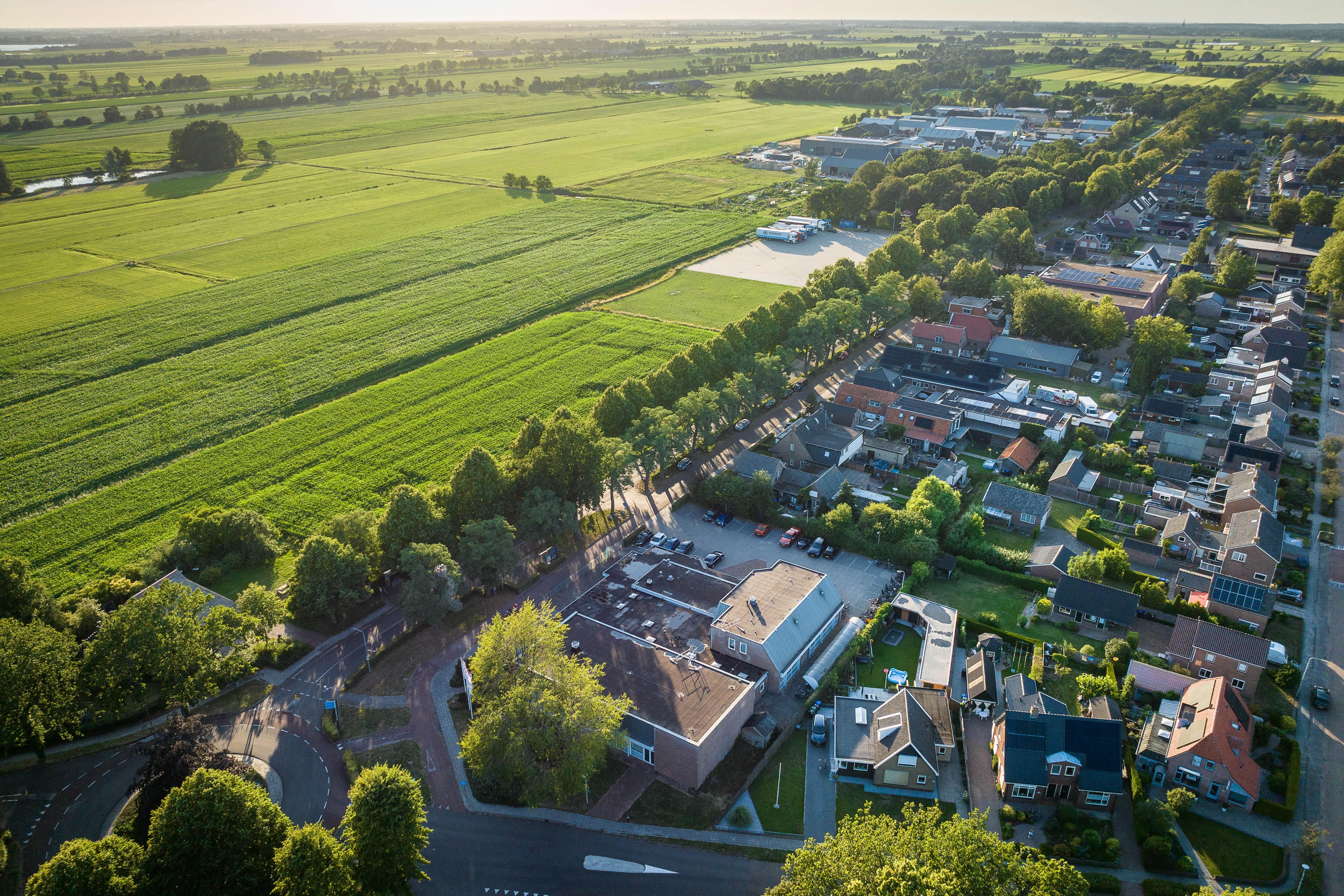 Bestuur zwembad Meppel en de dorpsvereniging Nijeveen blij met plannen van ‘proactieve coalitie’. ‘D
