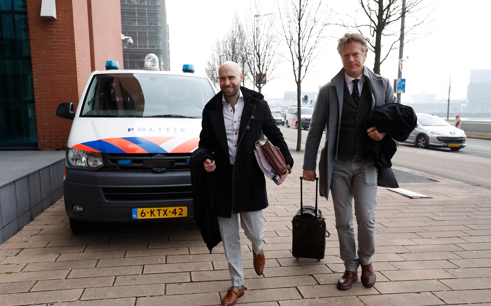 Sanne Schuurman (r.) en Niels van Schaik, twee van de vijf advocaten in de zaak Maggiora.