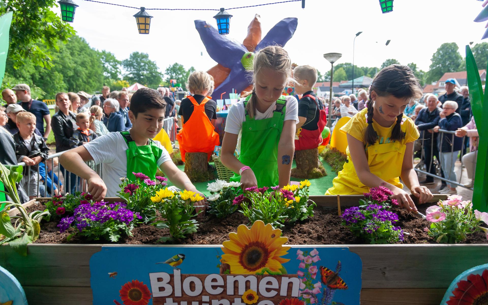 Uffelte trapt Drents dorpsfeestseizoen af na corona. 'Wil niet zeggen dat dorpsfeest essentieel is v