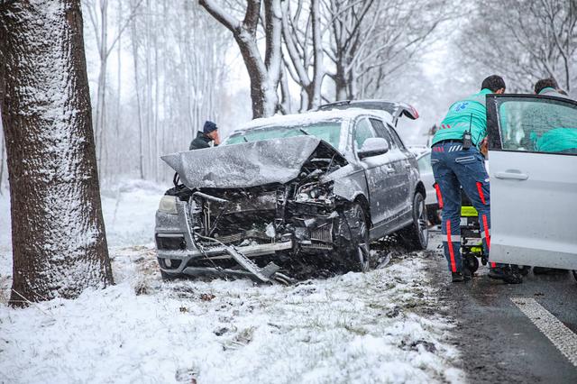 LIVE | Code geel om sneeuw in Groningen en Drenthe: ongelukken in Oude Pekela en Blauwestad
