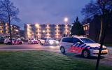 De politie was met veel auto's uitgerukt naar de Hesselterweg in Meppel. Foto: Persbureau Meter