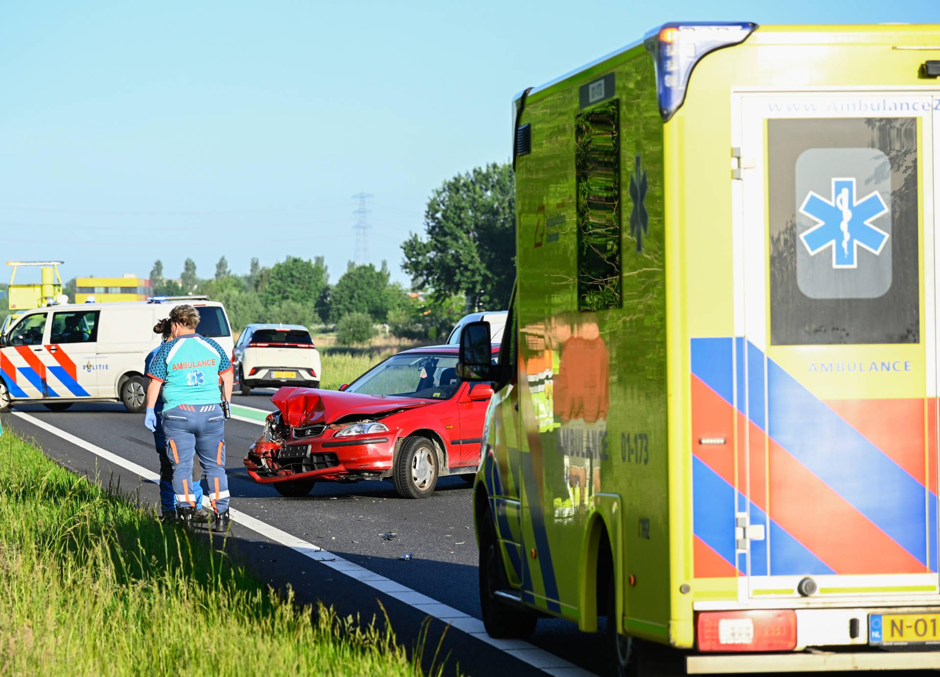 LIVE | Brand bij kalkzandsteenfabriek in Hoogersmilde en politieachtervolging eindigt in sloot bij D