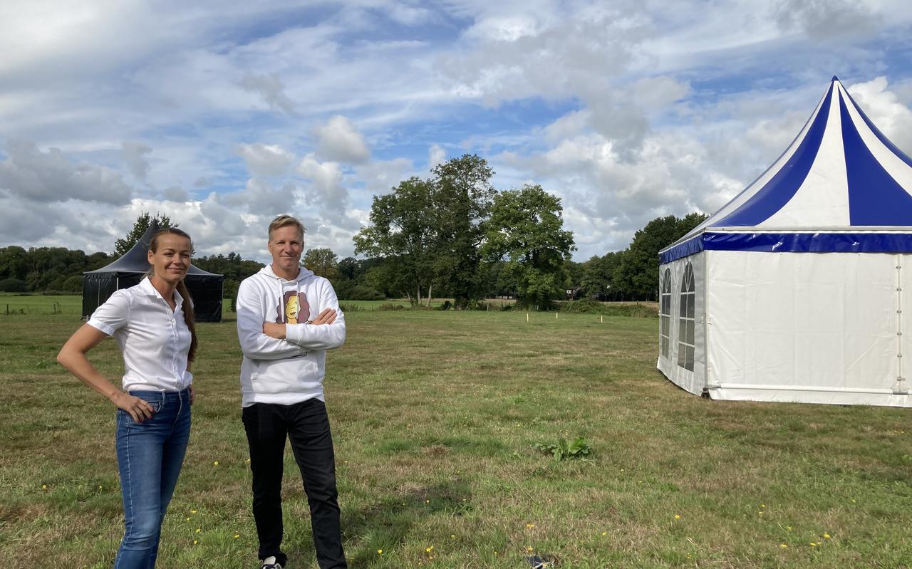 Judith le Fèvre en Martijn Brander op het landelijke festivalterrein. Judith le Fèvre en Martijn Brander op het landelijke festivalterrein.