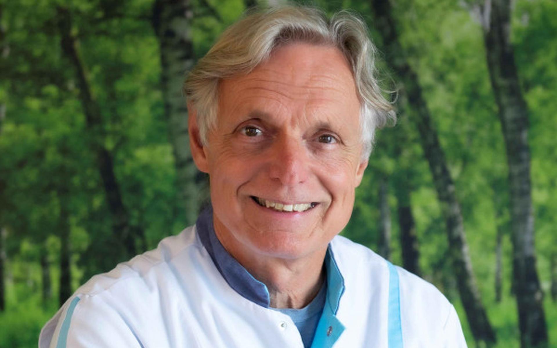 Bijzondere tandarts Paul Versteegh uit Veeningen is Ridder in de orde van Oranje Nassau - Meppeler C