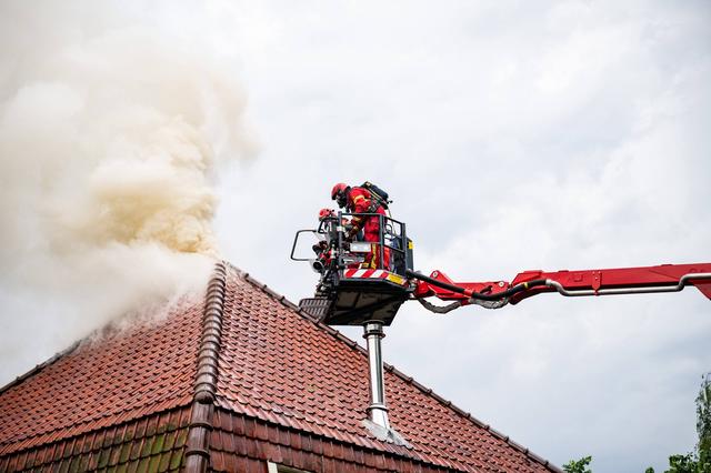 LIVE | Geen treinen tussen Hoogeveen en Beilen vanwege boom op spoor en mogelijk explosieven gevonde