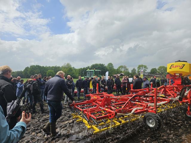 Kun je lelies telen zonder gif? Boeren massaal langs voor een demonstratie in Geeuwenbrug