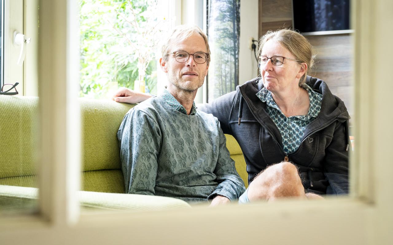 Henk Langbroek (58) uit Dwingeloo heeft alzheimer en doet mee aan Restaurant Misverstand op SBS6. Henk Langbroek (58) uit Dwingeloo heeft alzheimer en doet mee aan Restaurant Misverstand op SBS6.