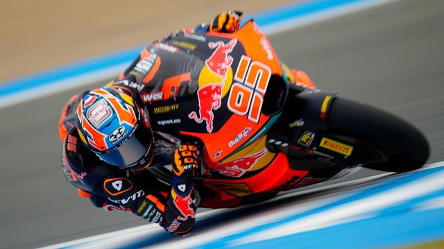 Staphorster Collin Veijer (21) stunt met eerste poleposition in Moto2 en schrijft geschiedenis: ’Het