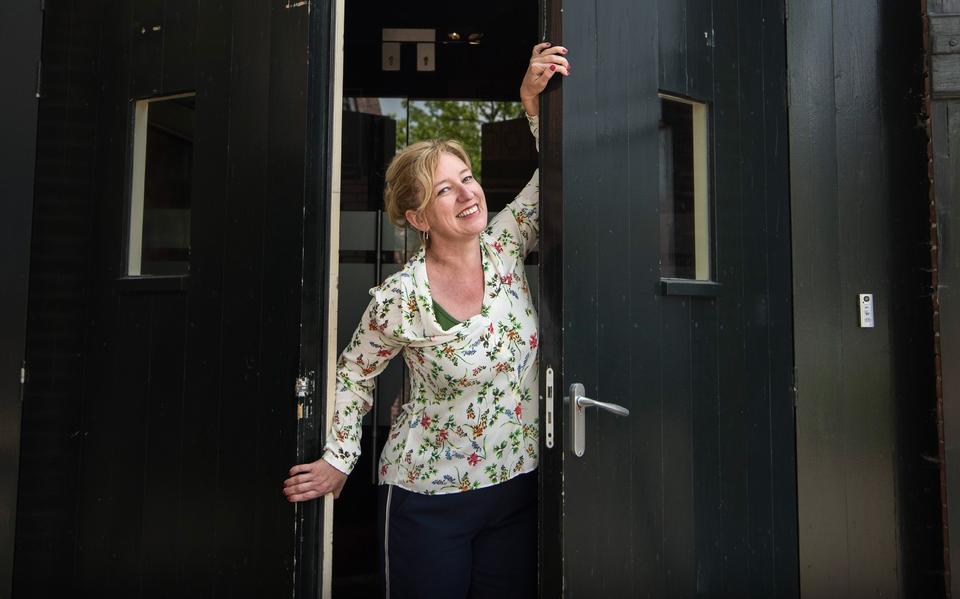 Natalie Straatman hoopt dat de geruchten waar zijn, maar hoe moet het met die anderhalve meter? 