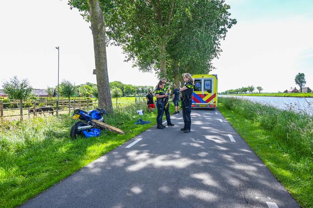 LIVE | Auto slaat over de kop in Hoogeveen. Traumahelikopter landt bij kinderopvang in Nieuw-Amsterd