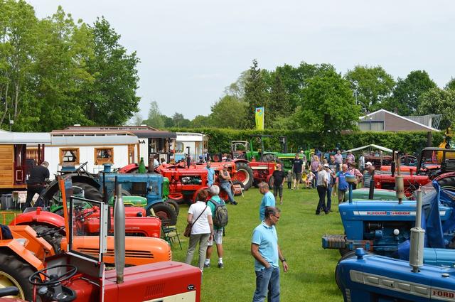 Oldtimer Festival Vollenhove zaterdag bij het nieuwe paviljoen