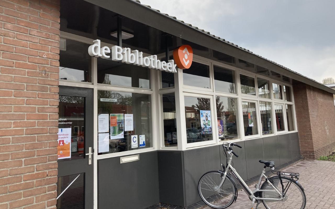 De bibliotheek in Sint Jansklooster. De bibliotheek in Sint Jansklooster.