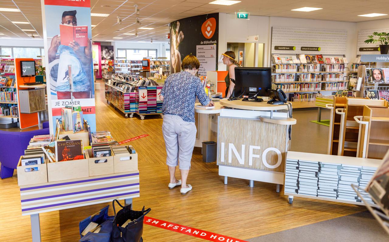 Het wekelijkse koffieuurtje en de taalwandeling gaan in de zomervakantie door bij de Bibliotheek Steenwijk.