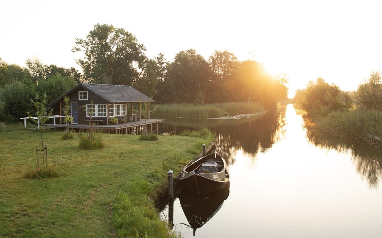 Het Schrijvershuis in Giethoorn Noord. Het Schrijvershuis in Giethoorn Noord.